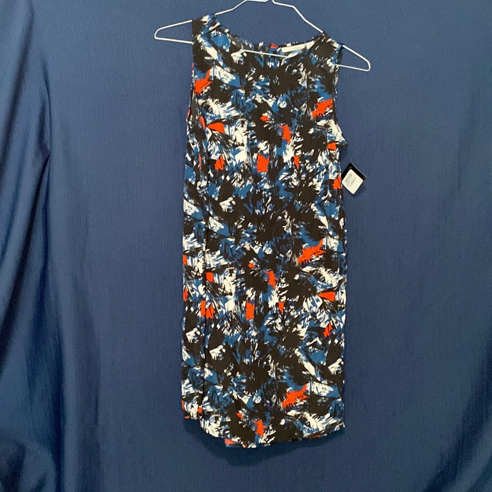 Halogen sleeveless dress with beautiful pattern and zipper on upper back! NWT!